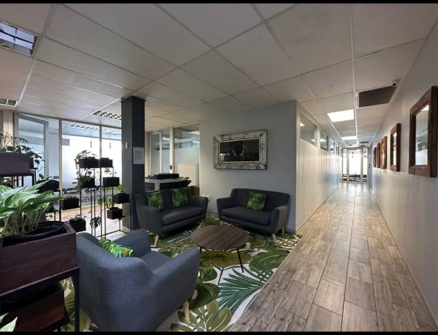 75M² CO-WORKING SPACE TO LET IN DIE HOEWES